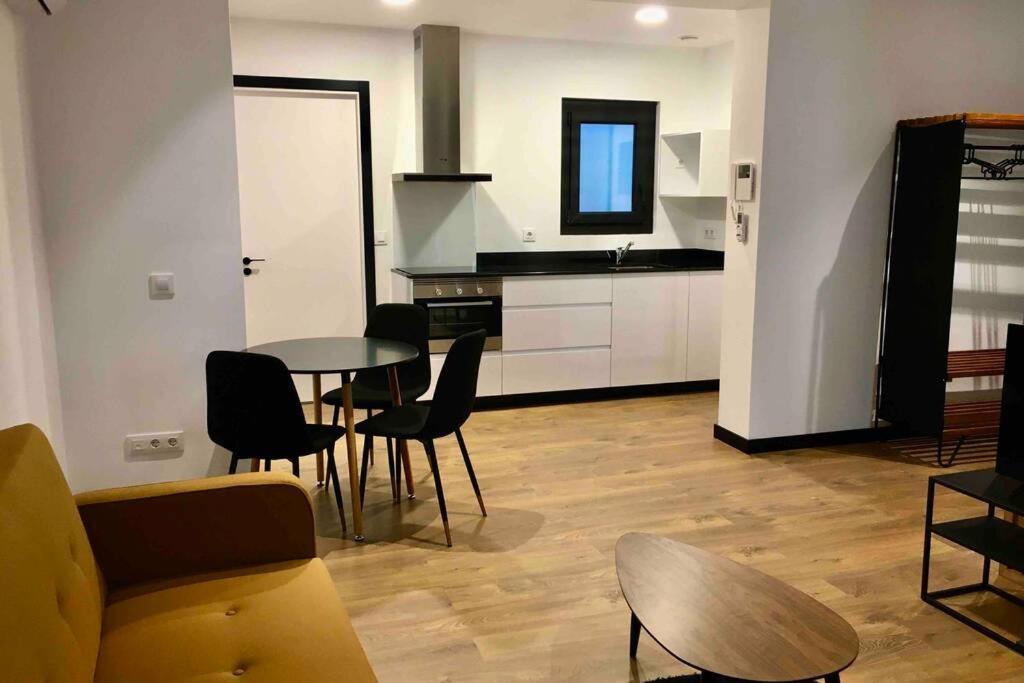 Loft De Diseno Con Balcon Διαμέρισμα Φιγκέρες Εξωτερικό φωτογραφία